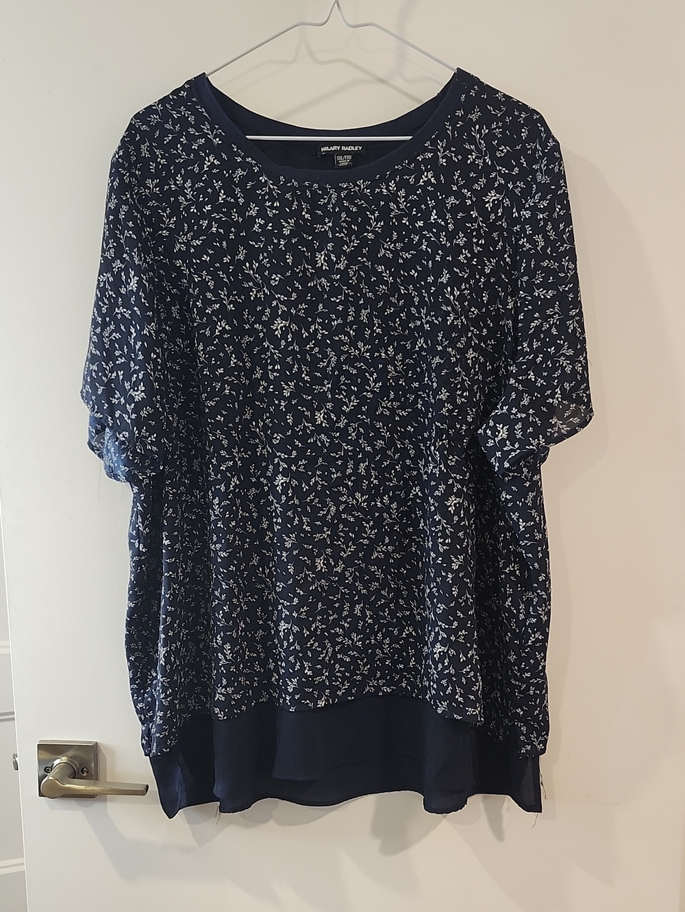 🔥 3/$25 🔥 P2P 25" Hilary Radley Navy Blue Floral Short-Sleeve Blouse